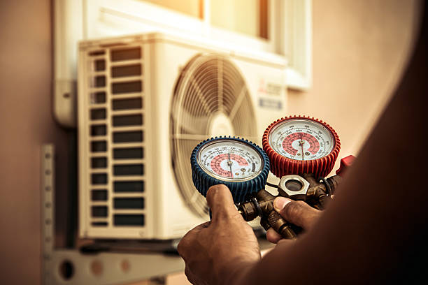Professional Hvac technician working in Cecil, AR